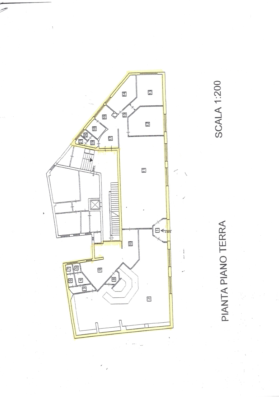 Rif. 3159 – Ragusa – In zona Archimede locale commerciale mq. 400