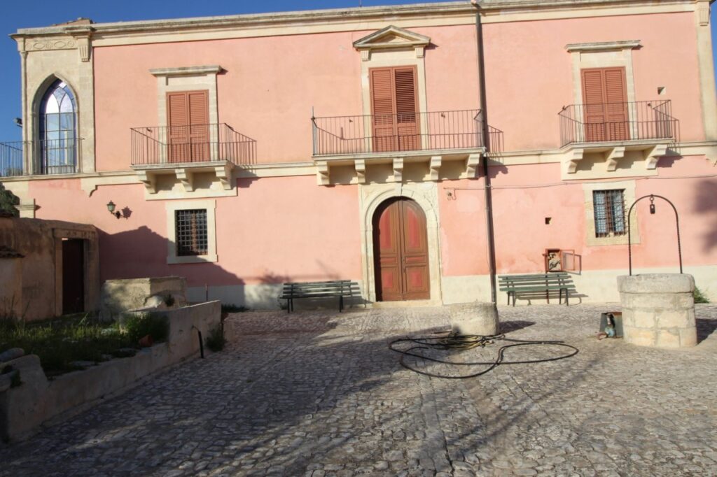 Scicli (RG) – Villa d’epoca su 2 livelli