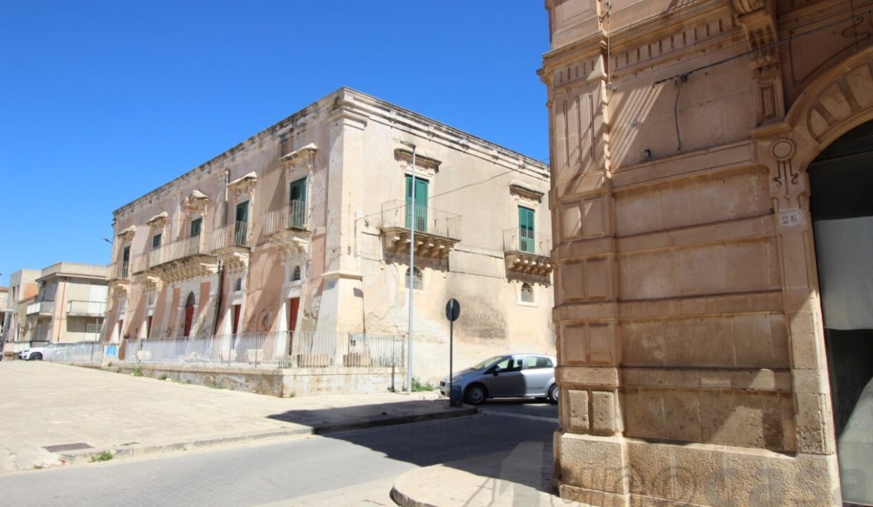 Foto immobile Rif. 3395 - Palazzo a Ispica - immagine 3