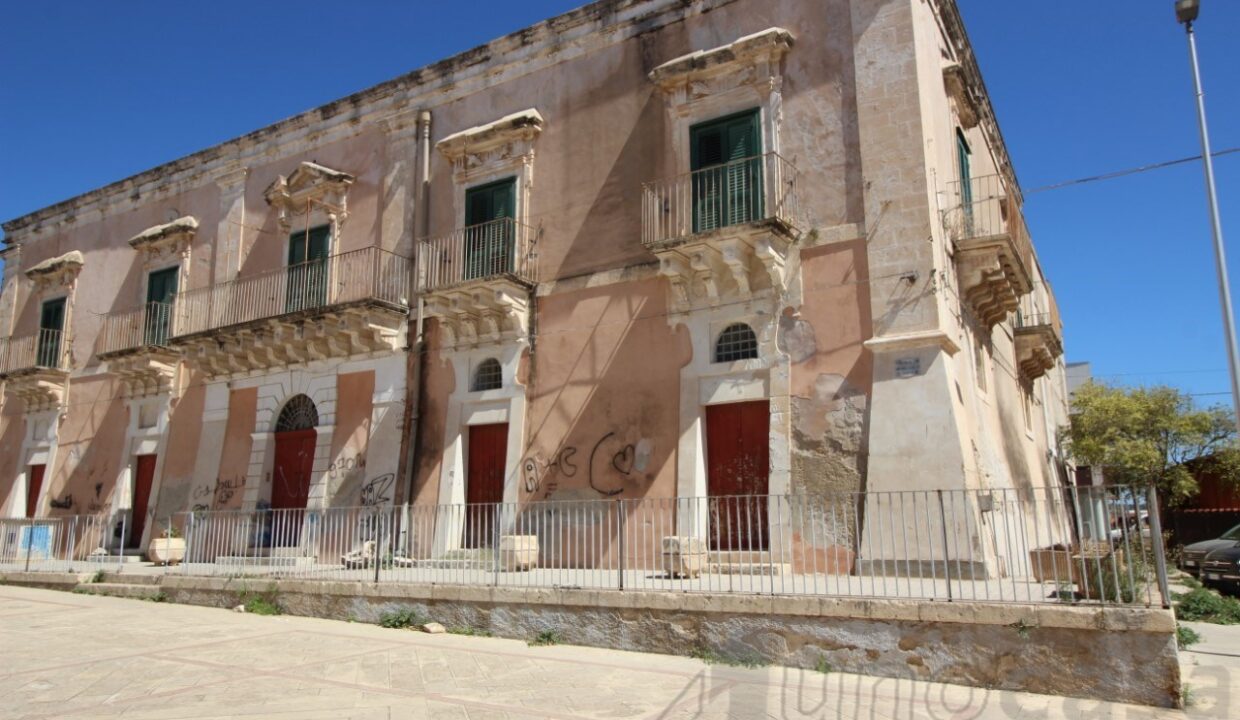 Foto immobile Rif. 3395 - Palazzo a Ispica - immagine 2