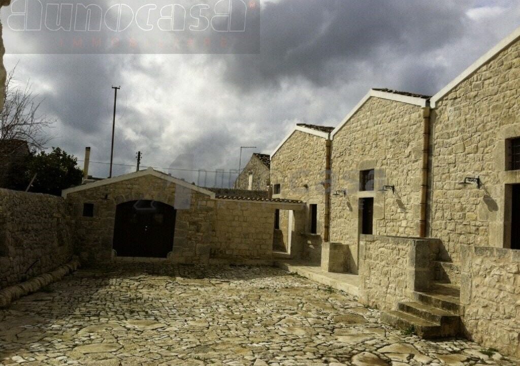 Foto immobile Rif. 3063 - Villa a Modica - immagine 2