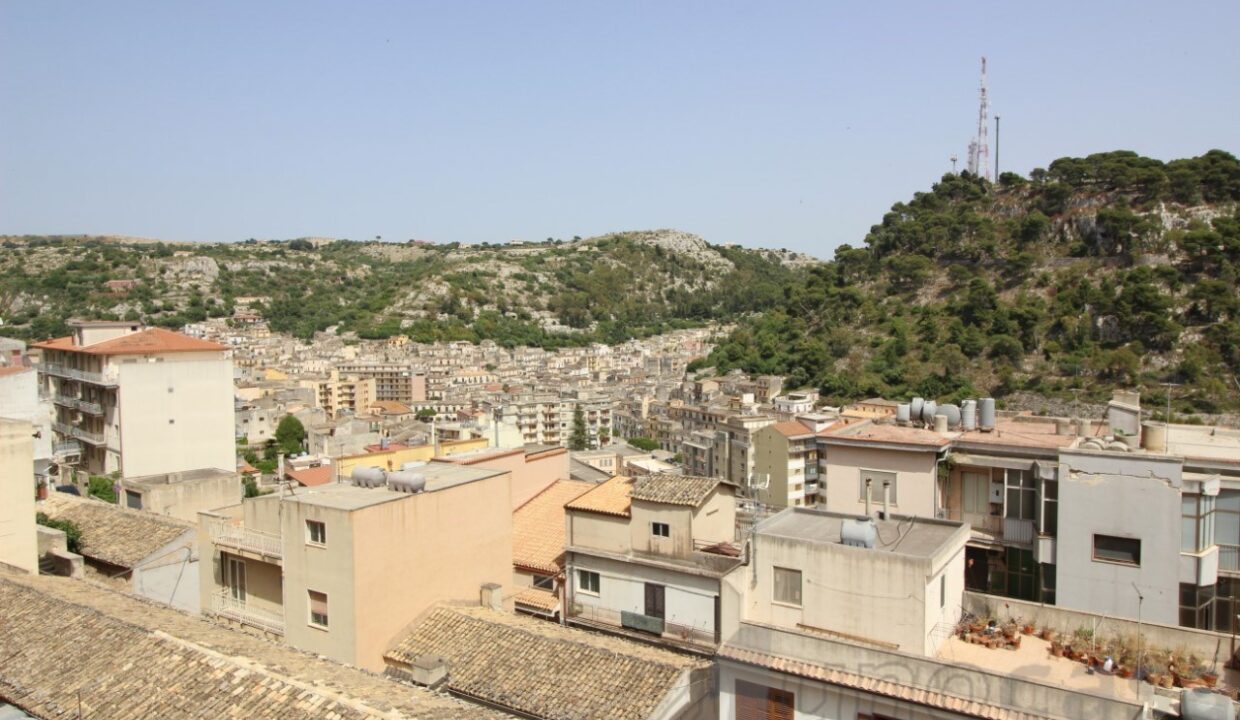 Foto immobile Rif. 3356 - Palazzo a Modica - immagine 3